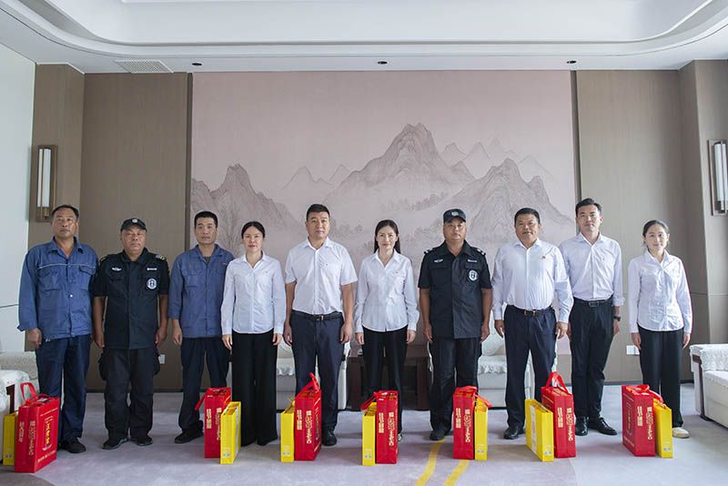 共敘魚水情！衛(wèi)華集團(tuán)開展“八一”慰問及退役軍人座談會(huì)